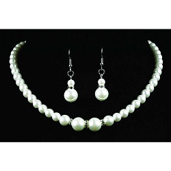 Style Plus - Strung Pearl & Diamond Set